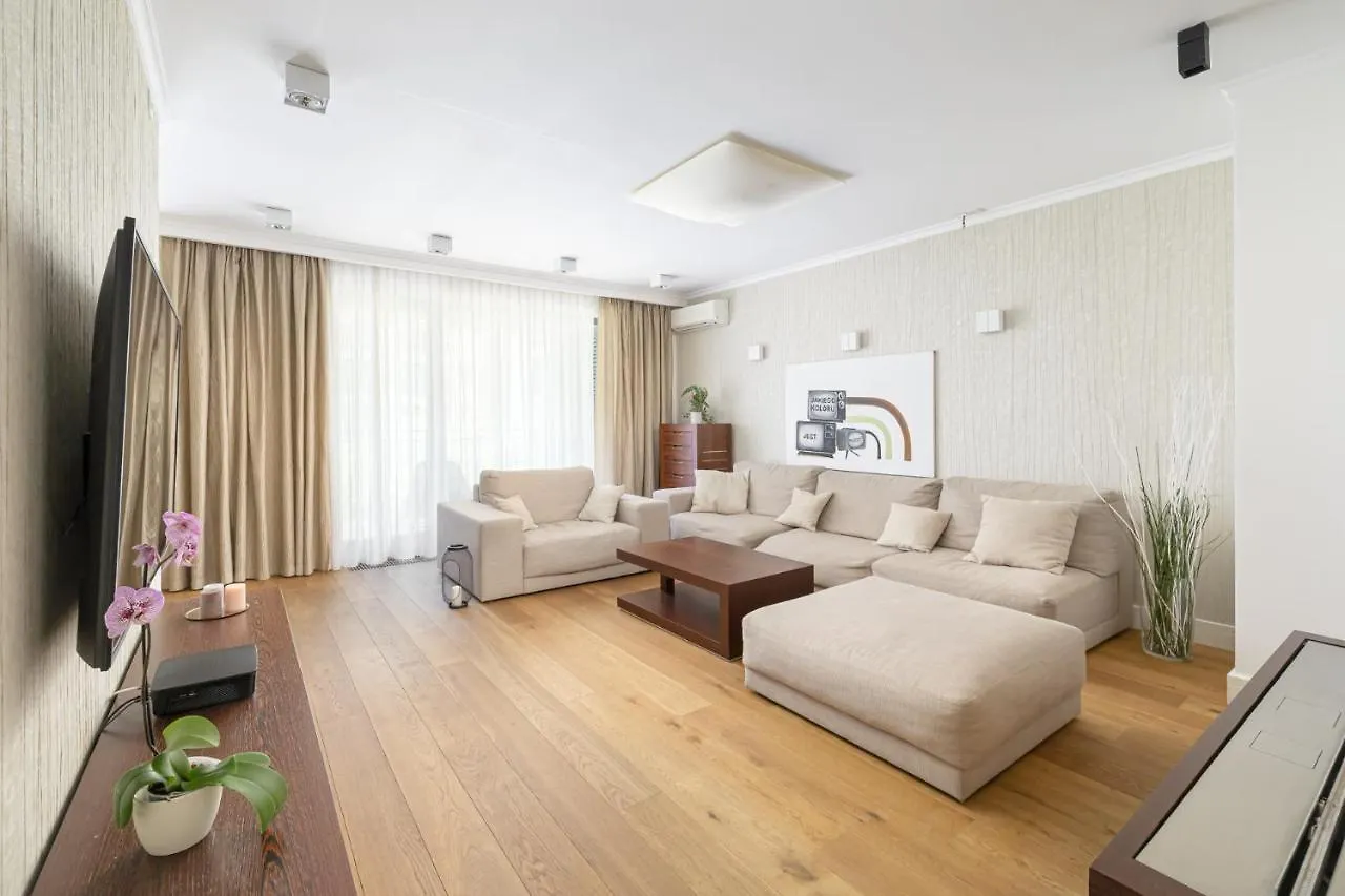 Ecru 3-Bedroom Luxurious Apartment Wwa21 Warsaw