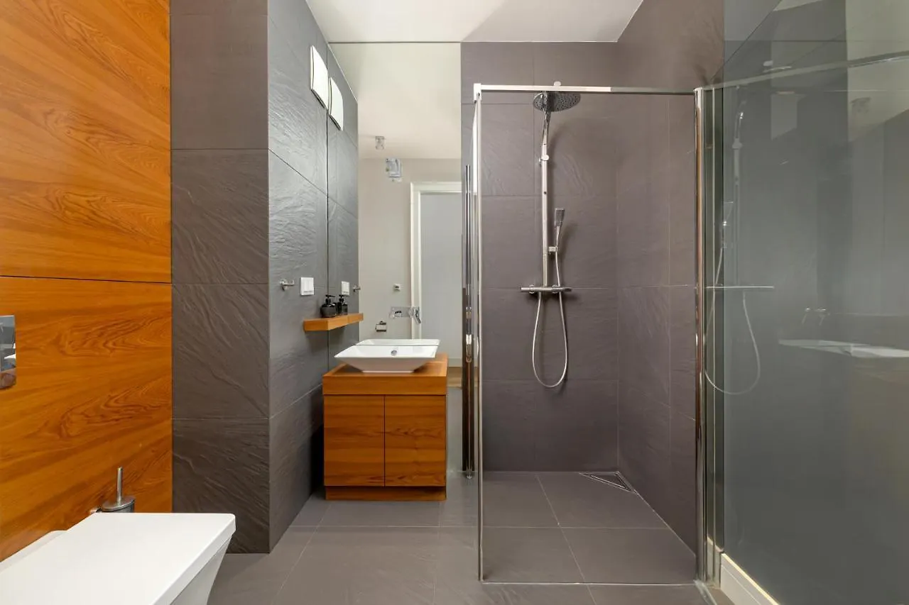 Ecru 3-Bedroom Luxurious Apartment Wwa21 Warsaw