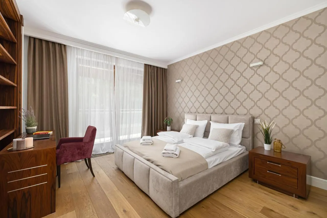Ecru 3-Bedroom Luxurious Apartment Wwa21 Warsaw