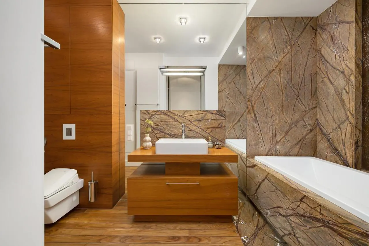 Ecru 3-Bedroom Luxurious Apartment Wwa21 Warsaw 0*,  Poland