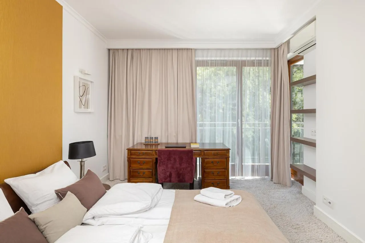 Ecru 3-Bedroom Luxurious Apartment Wwa21 Warsaw