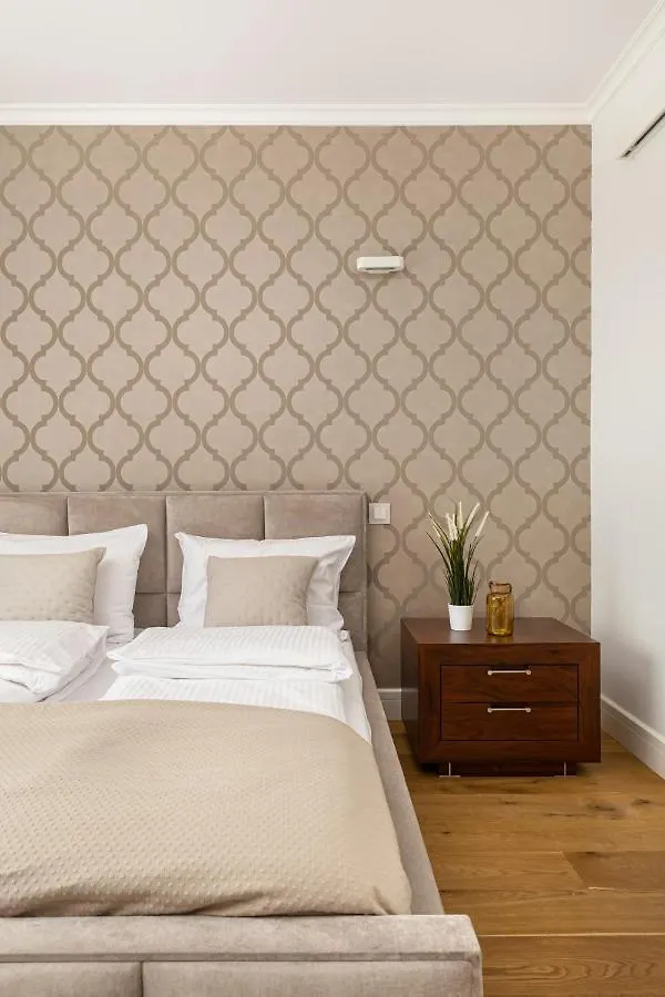 Ecru 3-Bedroom Luxurious Apartment Wwa21 Warsaw 0*,  Poland