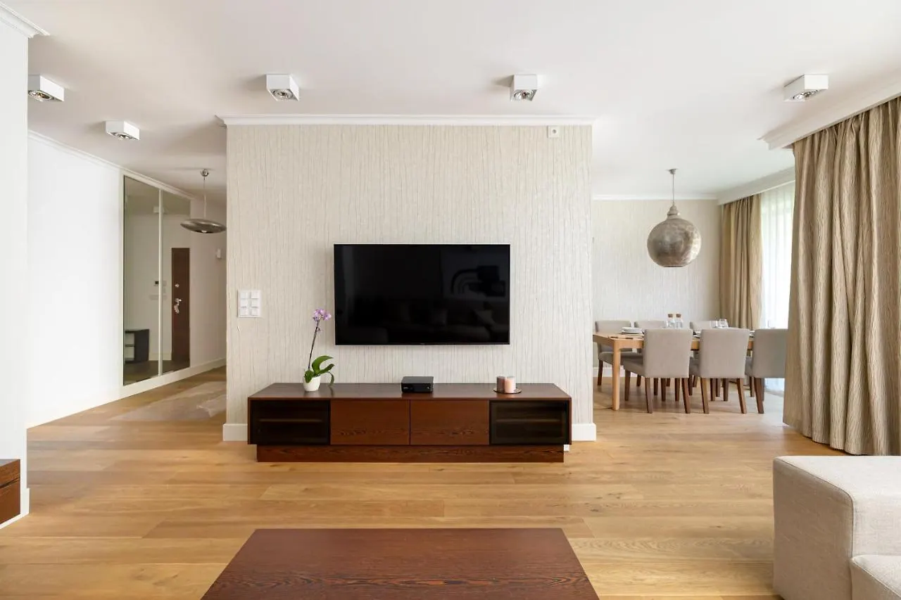 Ecru 3-Bedroom Luxurious Apartment Wwa21 Warsaw