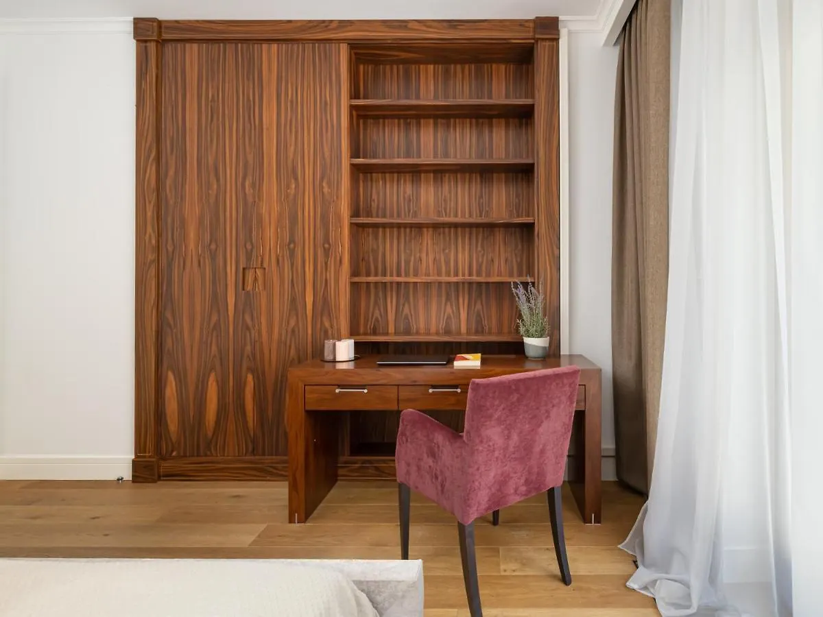 Ecru 3-Bedroom Luxurious Apartment Wwa21 Warsaw 0*,