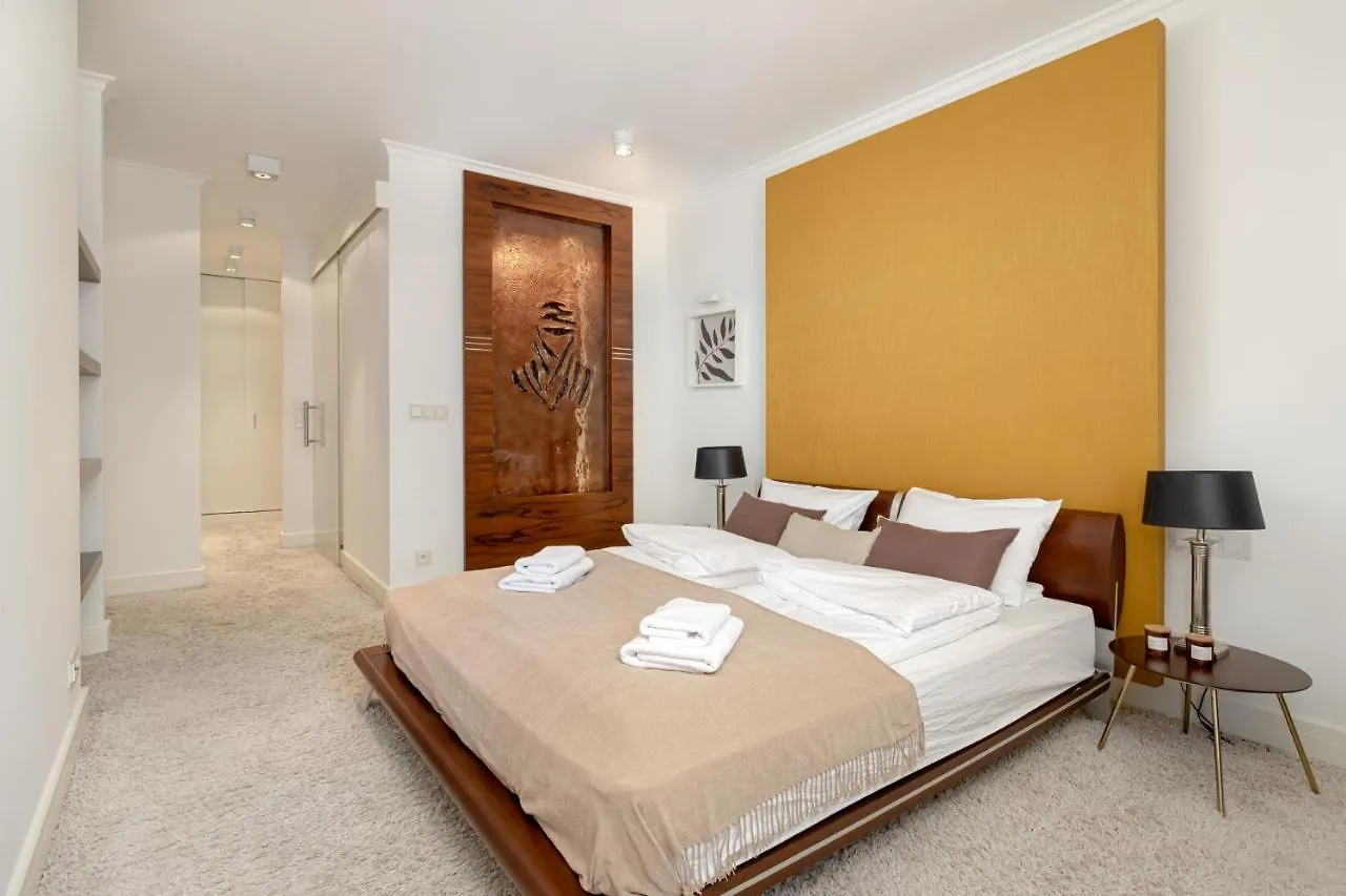 Ecru 3-Bedroom Luxurious Apartment Wwa21 Warsaw